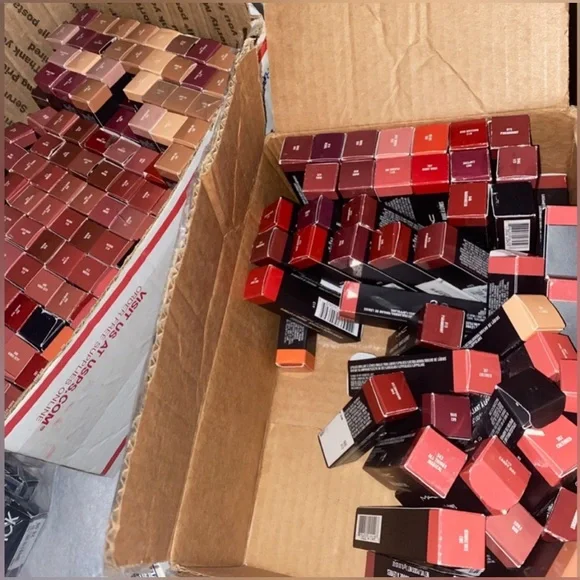 HIGH-END Mystery Box ($100.00) - Picture 4 of 16